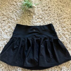 Vogo athletic super cute women’s tennis all black skort skirt.